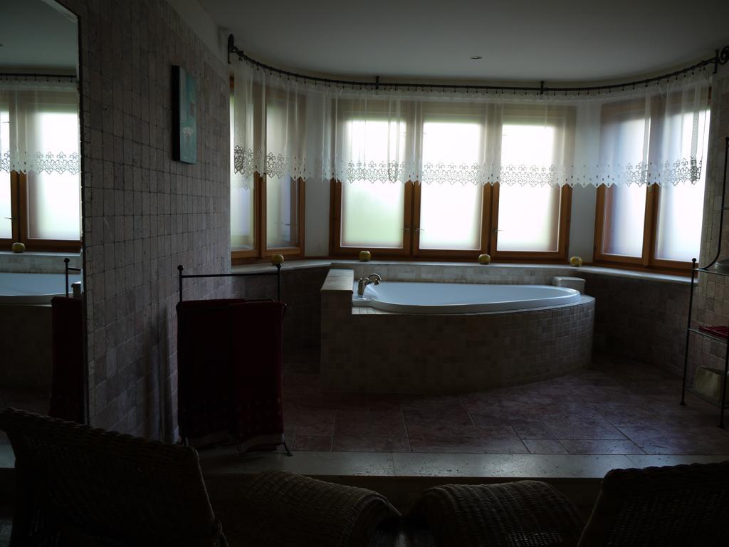 Apartmany Pemi Potstejn ภายนอก รูปภาพ